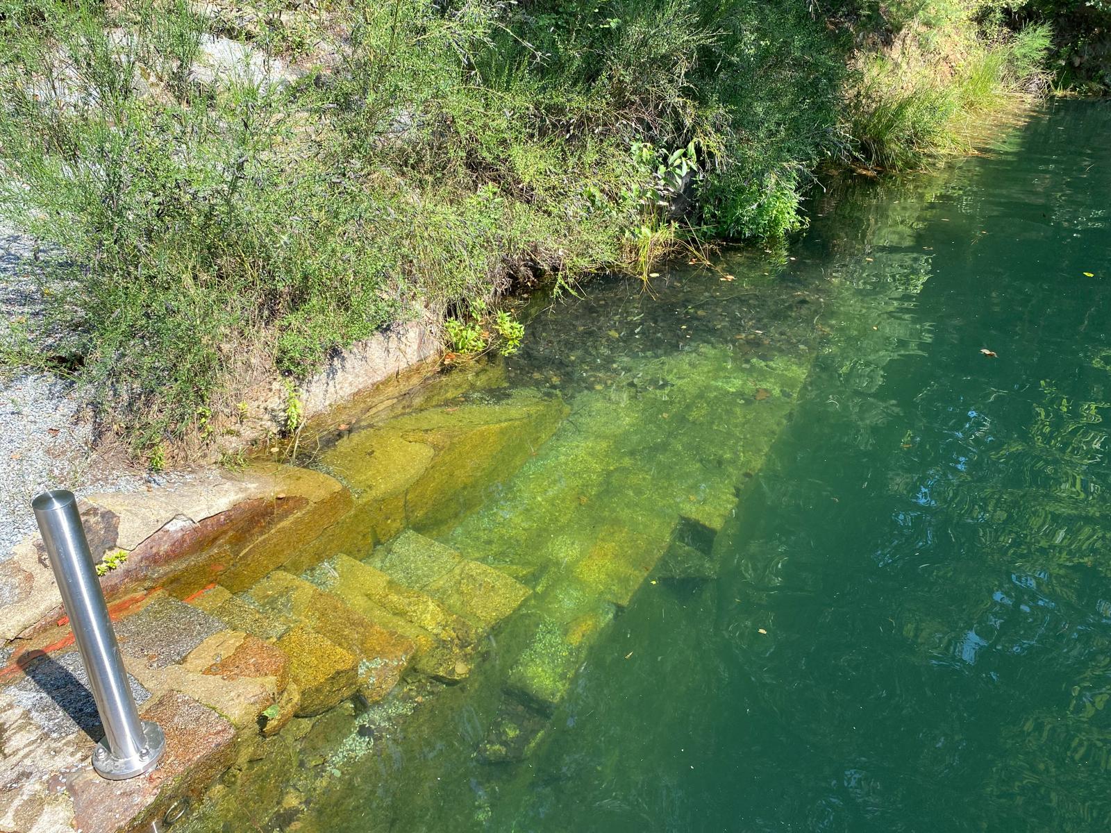 Treppe ins Steinbruchgew�sser Unterwasser